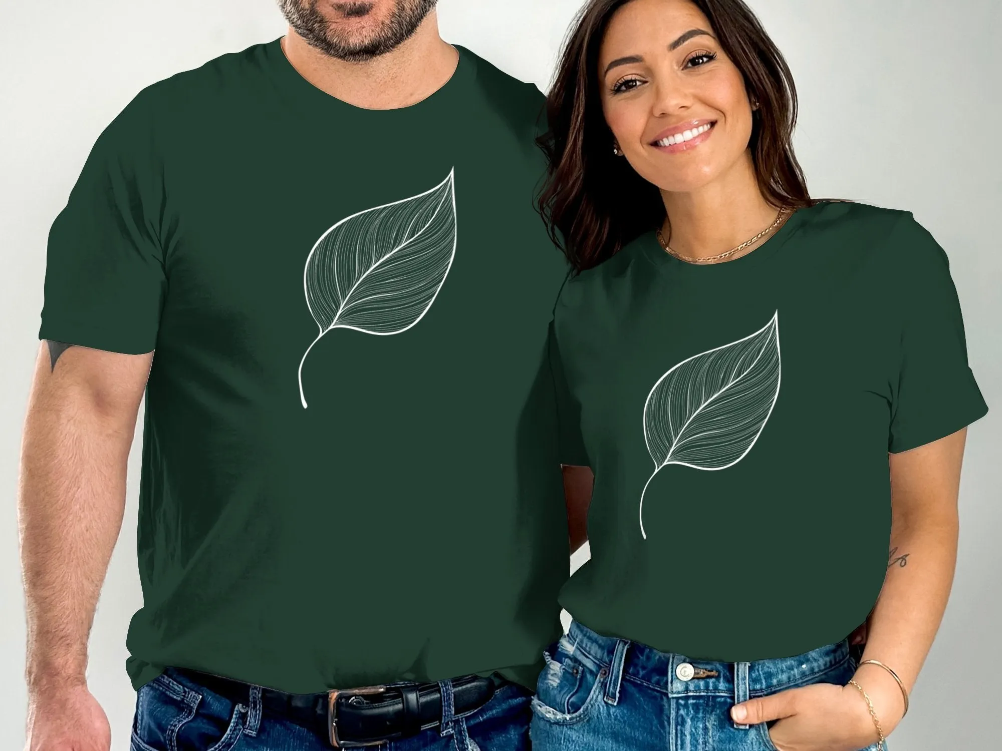 Nature Line Art Minimalist T-Shirt, Modern Leaf Design Tee, Simple Botanical Illustration Shirt, Trendy Nature Graphic Tee, Unisex T-Shirt